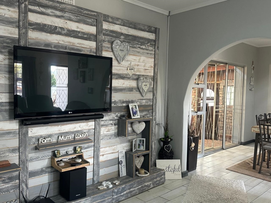 3 Bedroom Property for Sale in Bothasrus Eastern Cape